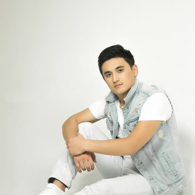 Artist - Жолдасбек Абдиханов