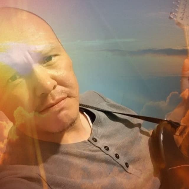 Artist - Lars Larsen