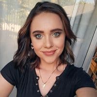 TikTok Account - actingwithcarina