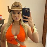 TikTok Account - vitoriacaaroline1