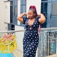 TikTok Account - v.enessa_vee0