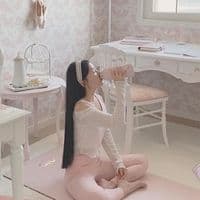 TikTok Account - vivienne__belle