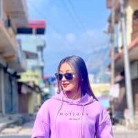 TikTok Account - essu__03