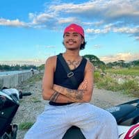 TikTok Account - lars_avila