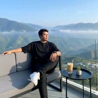 TikTok Account - yoga.shooter