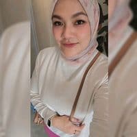 TikTok Account - qhaliqa_putri