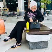 TikTok Account - devi_chot