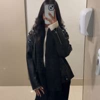 TikTok Account - 77_.laila