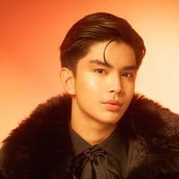 TikTok Account - officialravevictoria