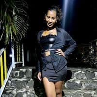 TikTok Account - l_a_d_a_r_o_n_n_e