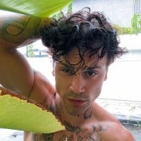 TikTok Account - sheloveeeeeeeeeeee