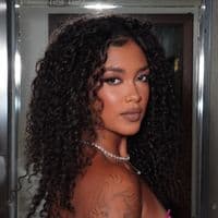 TikTok Account - _.aevelynofc