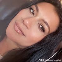 TikTok Account - isabelcortesolive