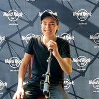 TikTok Account - anuar_yutani