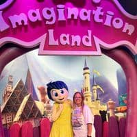 TikTok Account - magicfeatherspinco