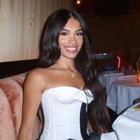 TikTok Account - itsaishamian