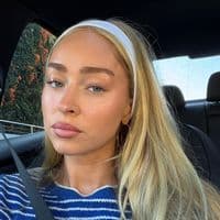 TikTok Account - sydneyschiffer