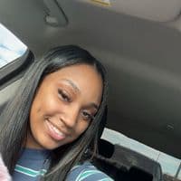 TikTok Account - desstinyrenee