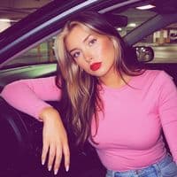 TikTok Account - __carrissia__