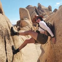 TikTok Account - roamin.with.laaaly