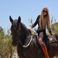 TikTok Account - monique.j.brand.shades