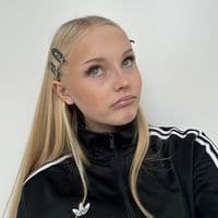 TikTok Account - defnotsusannee