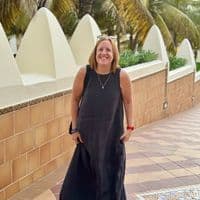 TikTok Account - aglasswithjo