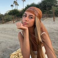 TikTok Account - _isabelsanchezz