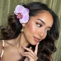 TikTok Account - elsa.gayat