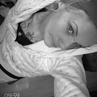 TikTok Account - nur_deine1_queen