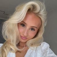 TikTok Creator - laurabusander