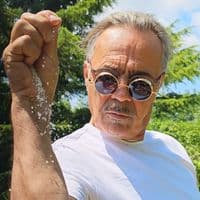 TikTok Account - salut_cest_jacques