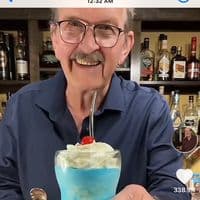 TikTok Account - thewhyteelephant