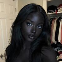 TikTok Account - nianoir.xo