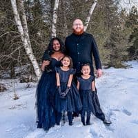 TikTok Account - yourstruly_thehensleys