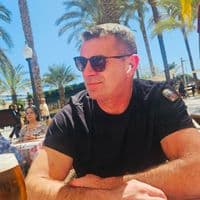 TikTok Account - lazenialifestyletravel