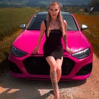 TikTok Account - nadine_pink_rs4